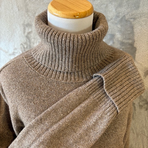 Old Navy SoSoft Cozy Cabincore Turtleneck Sweater Wmn’s Sz S - Picture 4 of 11